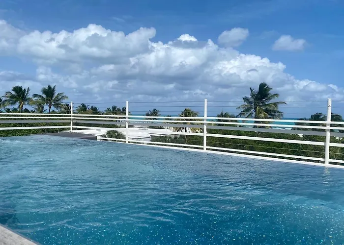 Hotel Breakwater South Beach